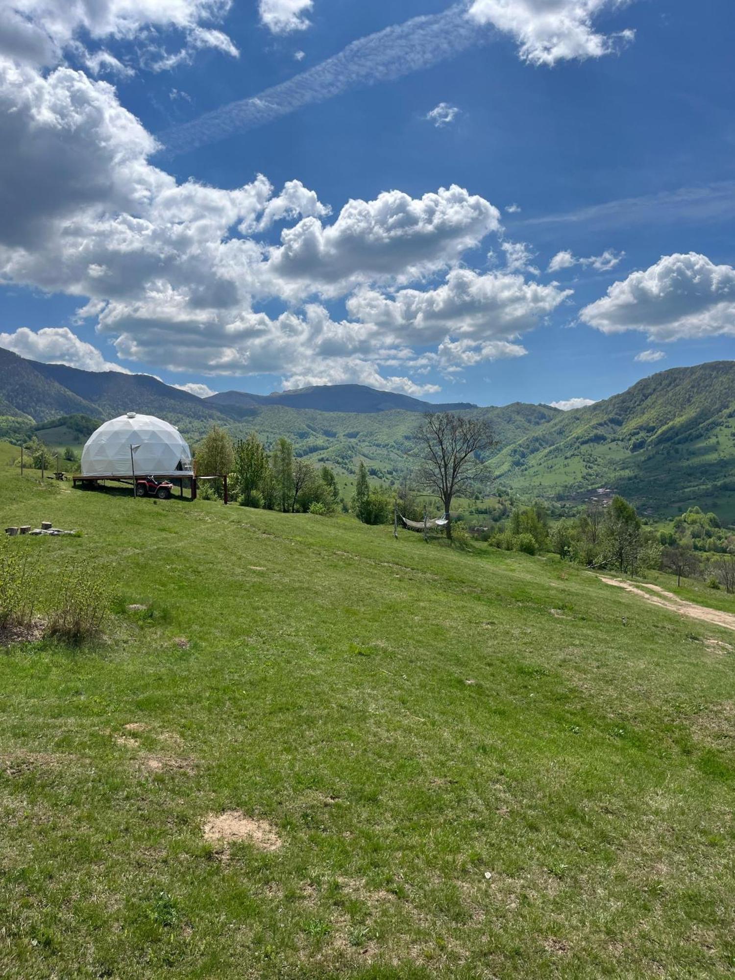 Hotel Starry Dome - Manta'S Retreat Glamping Cornereva Esterno foto